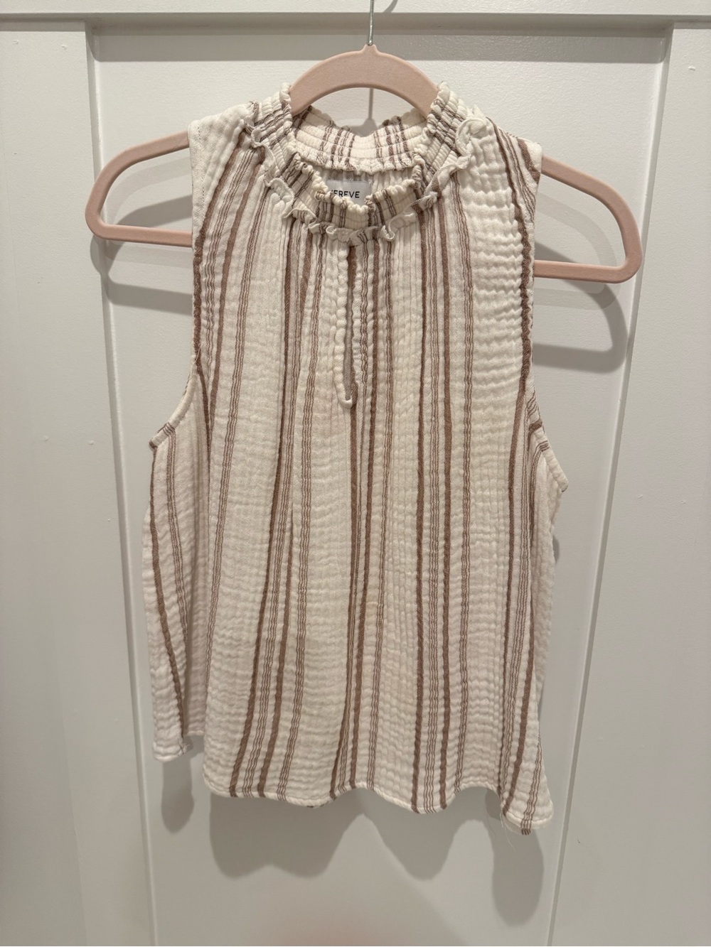 Evereve Sleeveless Ruffled Neck Stripe Top in Pristine Condition, Size Large